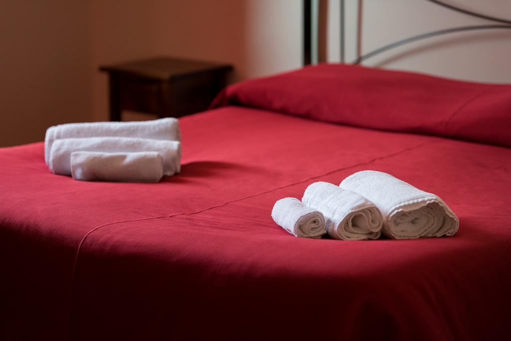 Valle Himara Guest House Piana Degli Albanesi Ngoại thất bức ảnh