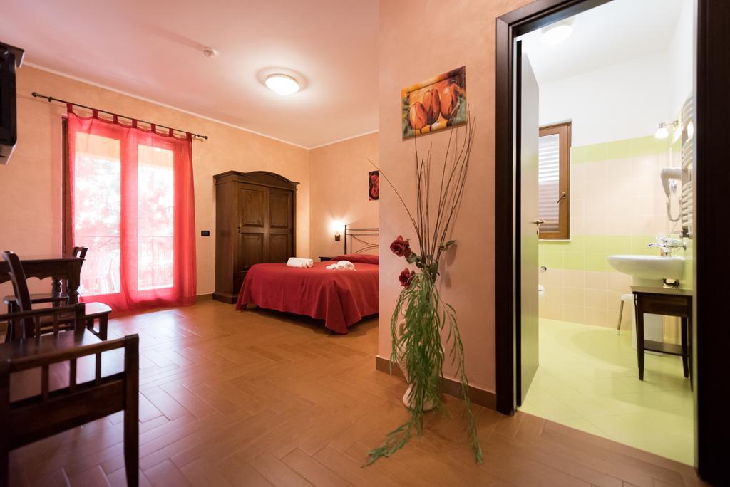 Valle Himara Guest House Piana Degli Albanesi Ngoại thất bức ảnh